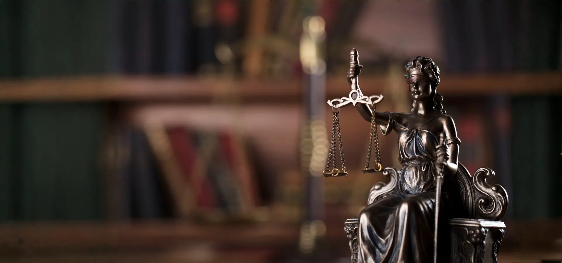 Advogada especializada em responsabilidade civil e danos
